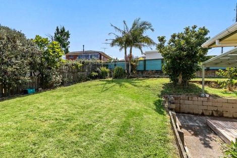 Photo of property in 605 Glenfield Road, Totara Vale, Auckland, 0629