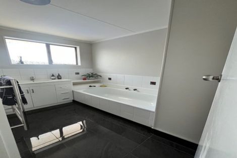 Photo of property in 4 Dove Place, Westbrook, Palmerston North, 4412