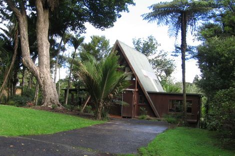 Photo of property in 4 Valley View Road, Titirangi, Auckland, 0604