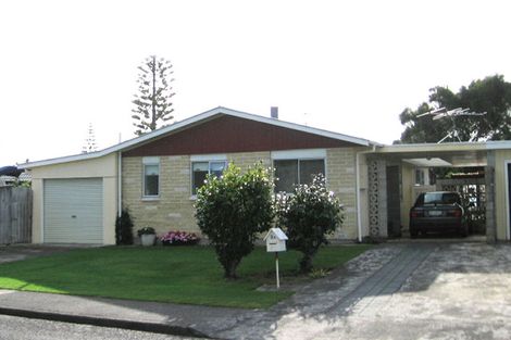Photo of property in 3 Victor Grove, Waikanae Beach, Waikanae, 5036