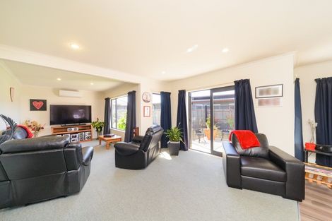 Photo of property in 19 Ursula Drive, Feilding, 4702