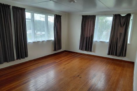 Photo of property in 4 Hereford Street, Cannons Creek, Porirua, 5024