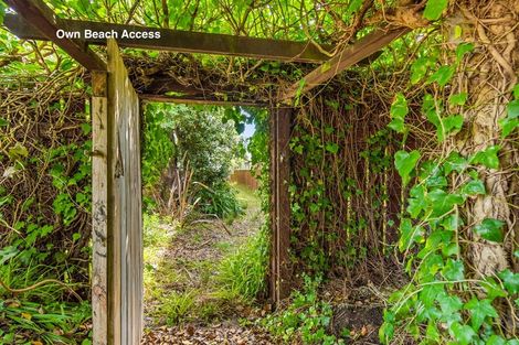 Photo of property in 9 Nuhaka Place, Paraparaumu Beach, Paraparaumu, 5032