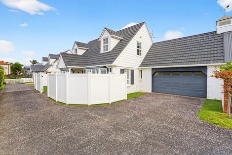 Photo of property in 2/15 Saltburn Road, Milford, Auckland, 0620