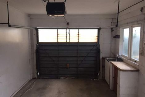 Photo of property in 22a Evelyn Road, Cockle Bay, Auckland, 2014