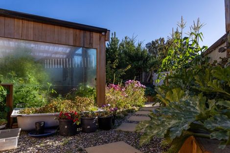 Photo of property in 20 Frye Crescent, Albert Town, Wanaka, 9305