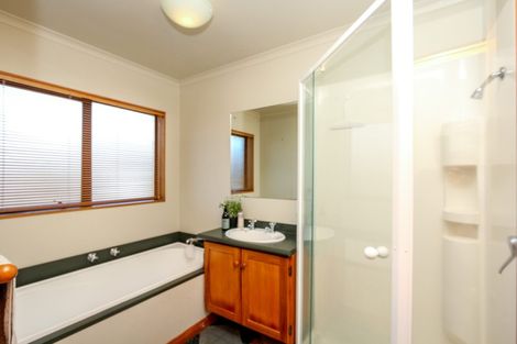 Photo of property in 3 Chatswood Grove, Fitzroy, New Plymouth, 4312