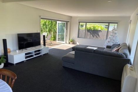 Photo of property in 2/32a Gleneagles Terrace, Ilam, Christchurch, 8053