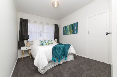 Photo of property in 7 La Rosa Street, Green Bay, Auckland, 0604