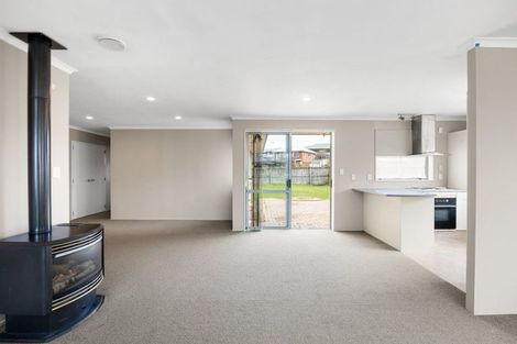 Photo of property in 8a Lloyd Drive, Nawton, Hamilton, 3200