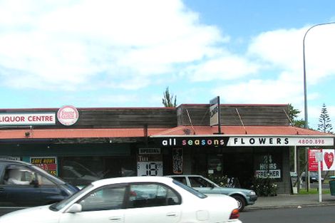 Photo of property in 116 Onewa Road, Northcote, Auckland, 0627