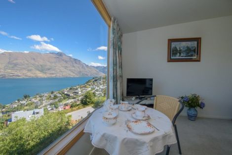 Photo of property in 113b Wynyard Crescent, Fernhill, Queenstown, 9300
