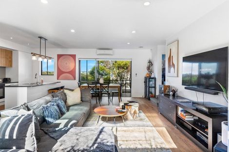 Photo of property in 24 Edgerton Road, Te Atatu Peninsula, Auckland, 0610