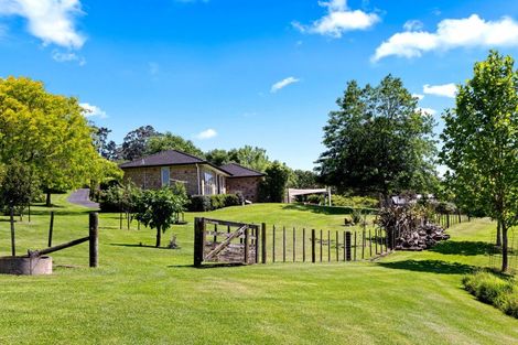 Photo of property in 85 Whangaparaoa Road, Red Beach, 0932