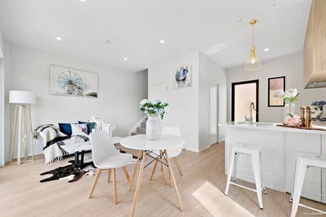 Photo of property in 14a Picturesque Drive, Flat Bush, Auckland, 2019