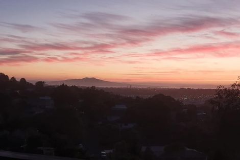 Photo of property in 45a Sunset Road, Totara Vale, Auckland, 0632