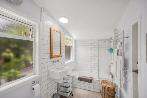 Photo of property in 125 Shakespeare Road, Bluff Hill, Napier, 4110