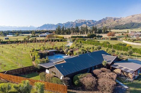 Photo of property in 118 Lachlan Avenue, Hawea Flat, Wanaka, 9382