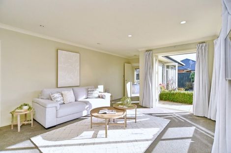 Photo of property in 8 Ross Place, Northwood, Christchurch, 8051