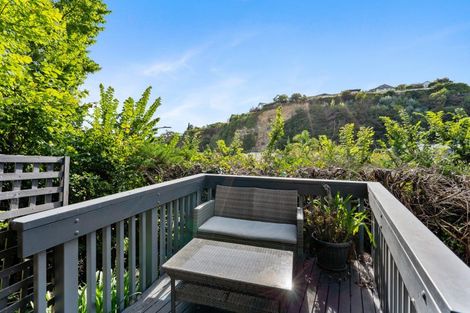 Photo of property in 94 Milton Road, Bluff Hill, Napier, 4110