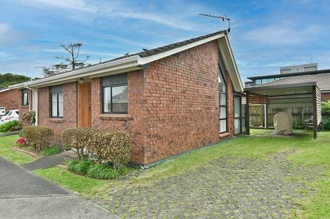 Photo of property in 12 Bellbird Place, Orewa, 0931