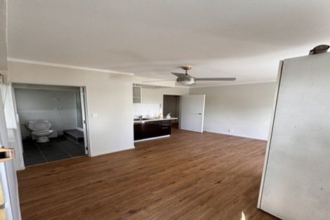 Photo of property in 1/51 Shanaway Rise, Hillcrest, Auckland, 0627