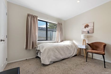 Photo of property in 35a Awaroa Road, Sunnyvale, Auckland, 0612