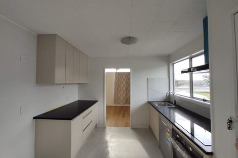 Photo of property in 1 Blanche Way, Half Moon Bay, Auckland, 2012