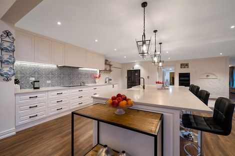 Photo of property in 105 Grassmere Road, Henderson Valley, Auckland, 0612