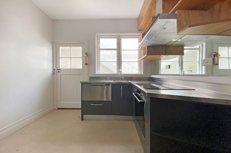 Photo of property in Ionian Flats, 123-125 Brougham Street, Mount Victoria, Wellington, 6011