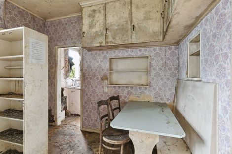 Photo of property in 87 Maupuia Road, Maupuia, Wellington, 6022