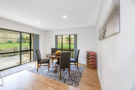 Photo of property in 27 Toledo Avenue, Henderson, Auckland, 0612