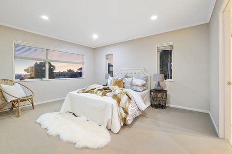 Photo of property in 14 Beros Place, Flat Bush, Auckland, 2016