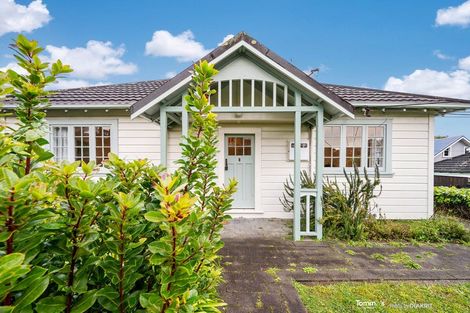 Photo of property in 14 Delhi Crescent, Khandallah, Wellington, 6035