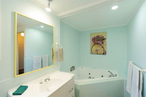 Photo of property in 12 Pohutukawa Crescent, Raumati Beach, Paraparaumu, 5032