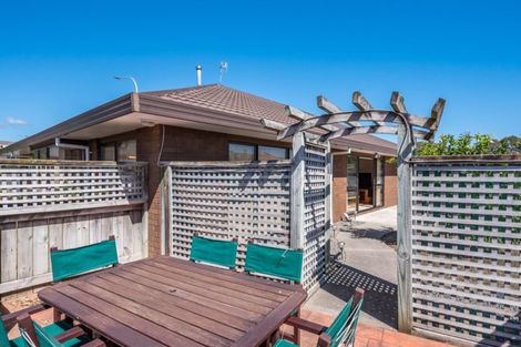 Photo of property in 124 Realm Drive, Paraparaumu, 5032