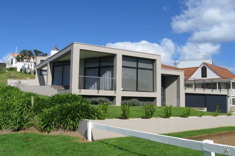 Photo of property in 25 Du Fresne Place, Russell, 0202