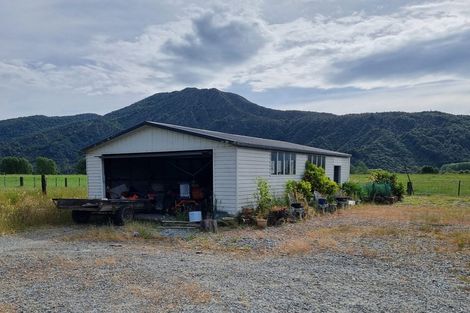 Photo of property in 72 Hotham Street, Murchison, 7007