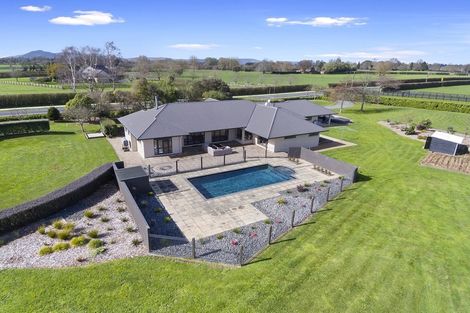 Photo of property in 100 Hooker Road, Tamahere, Hamilton, 3283