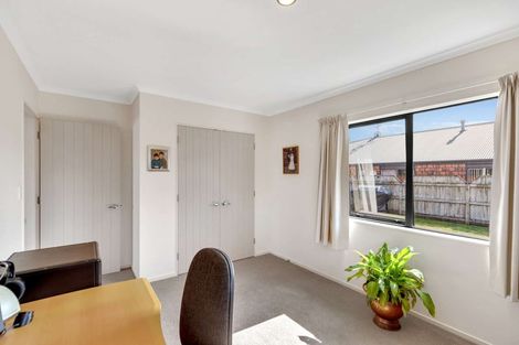 Photo of property in 4 Barry Curtis Place, Levin, 5510