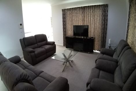 Photo of property in 1 Portofina Place, Flat Bush, Auckland, 2019