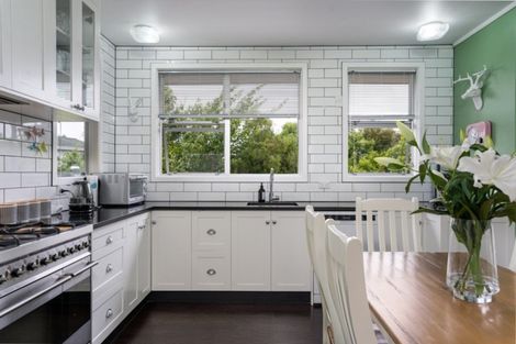 Photo of property in 2 Rahiwi Place, Lansdowne, Masterton, 5810