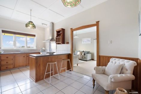 Photo of property in 17 Worthington Place, West Harbour, Auckland, 0618