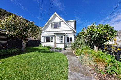 Photo of property in 11 Kauri Street, Eastbourne, Lower Hutt, 5013