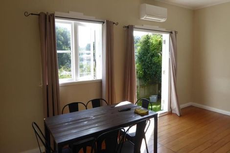 Photo of property in 10 Cavendish Square, Strathmore Park, Wellington, 6022