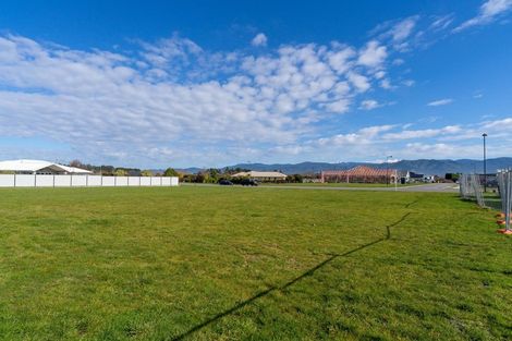 Photo of property in 12 Endelave Way, Carterton, 5713