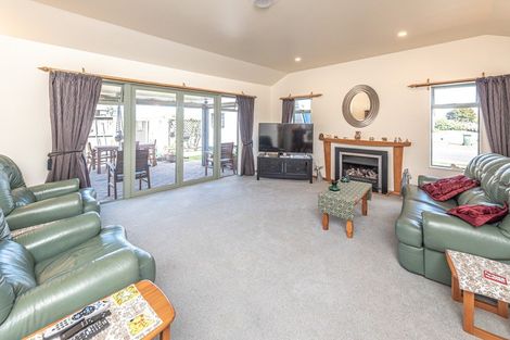 Photo of property in 1 Saint Helens Place, Tawhero, Whanganui, 4501