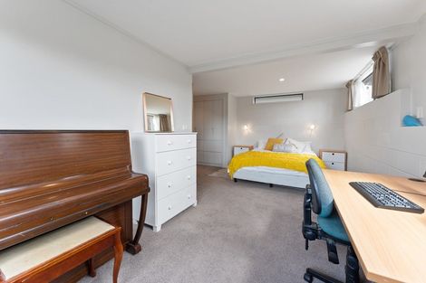 Photo of property in 6 Winstone Place, Highlands Park, New Plymouth, 4312