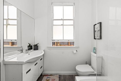 Photo of property in 12 Chaucer Road, Hospital Hill, Napier, 4110