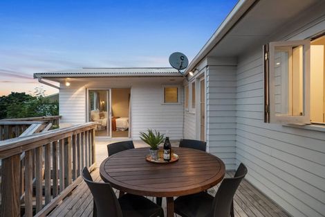 Photo of property in 10 Windy Ridge Road, Glenfield, Auckland, 0629